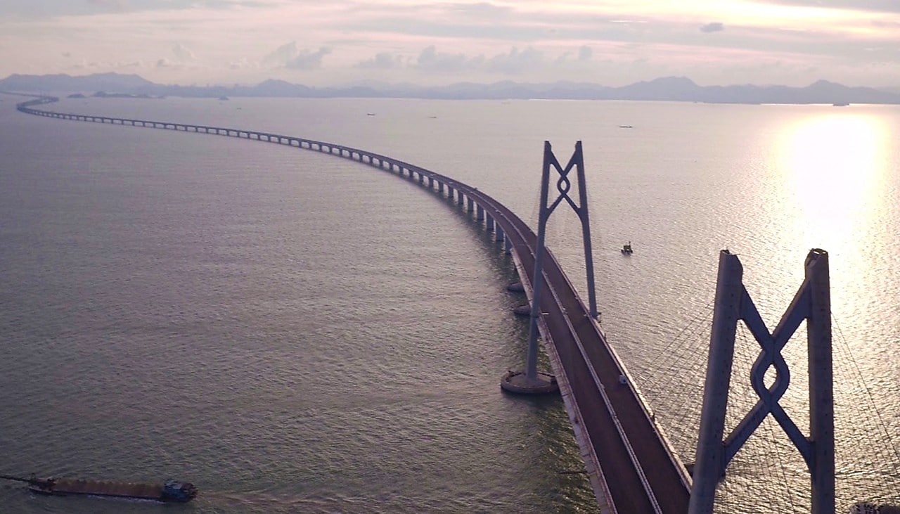 港珠澳大桥是世界上最大的跨海大桥