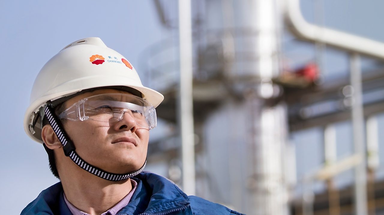 shell catalysts and technologies employee