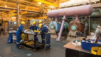 Team meeting at a Shell gas plant.