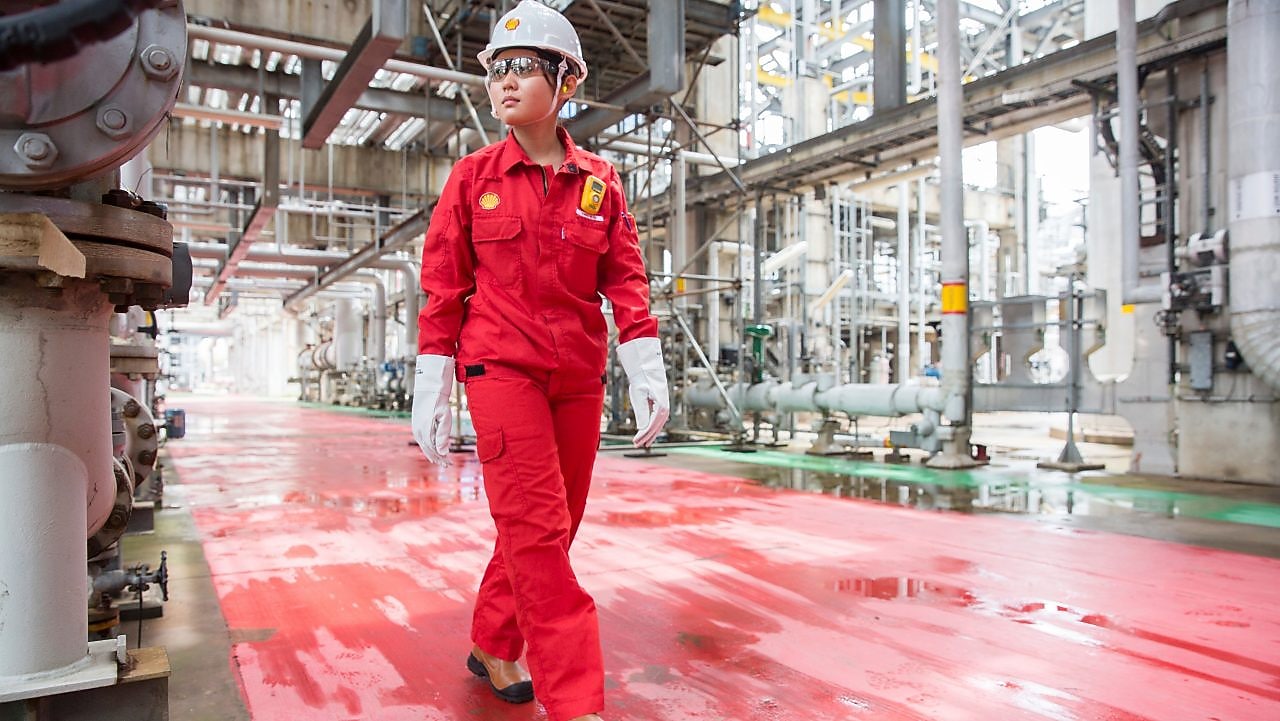 One shell hydrocracking catalyst employee