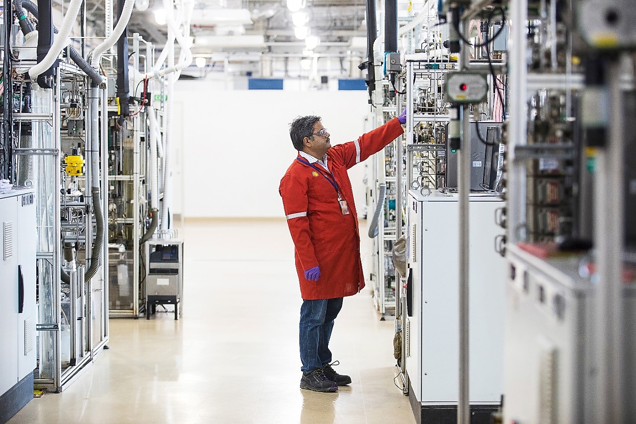 Shell operative reviews biomass to fuels meter readings