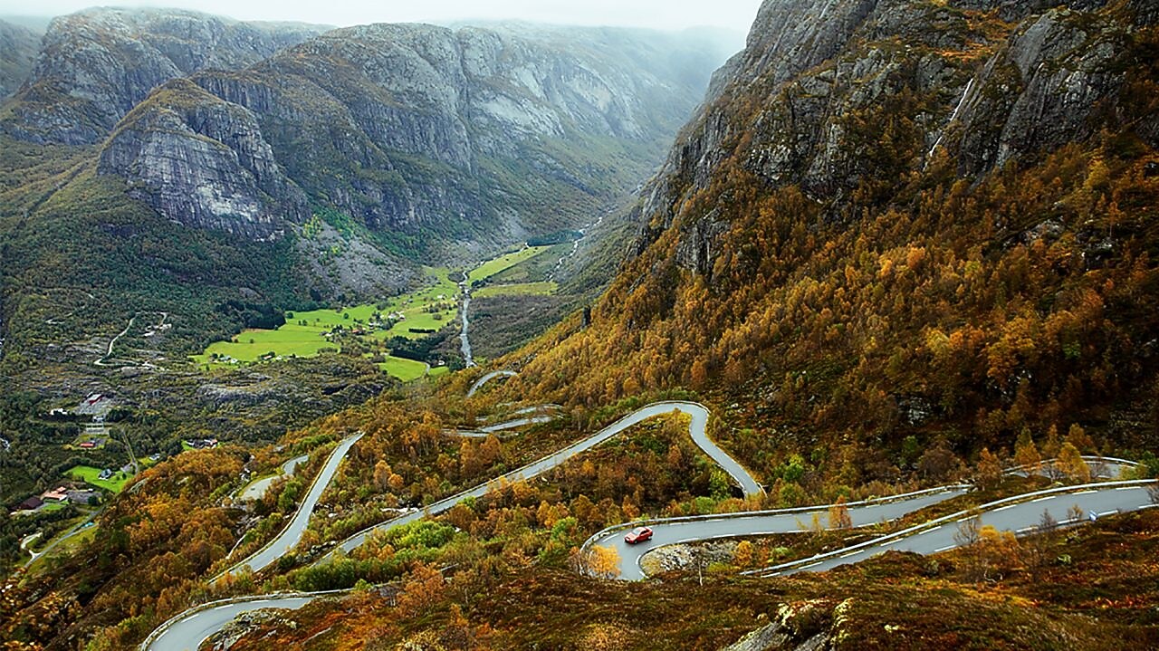 崎岖公路的自然美景