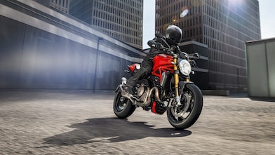 驾驶摩托车的优秀车手