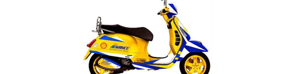 带有壳牌徽标的颜色鲜艳的踏板车