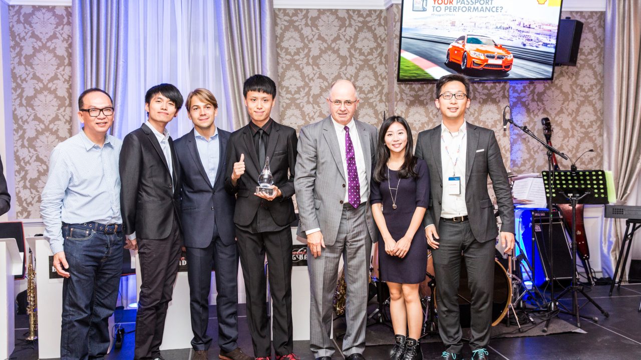 挑战者们来到法罗宫（Palais du Pharo）参加2016壳牌喜力颁奖典礼。