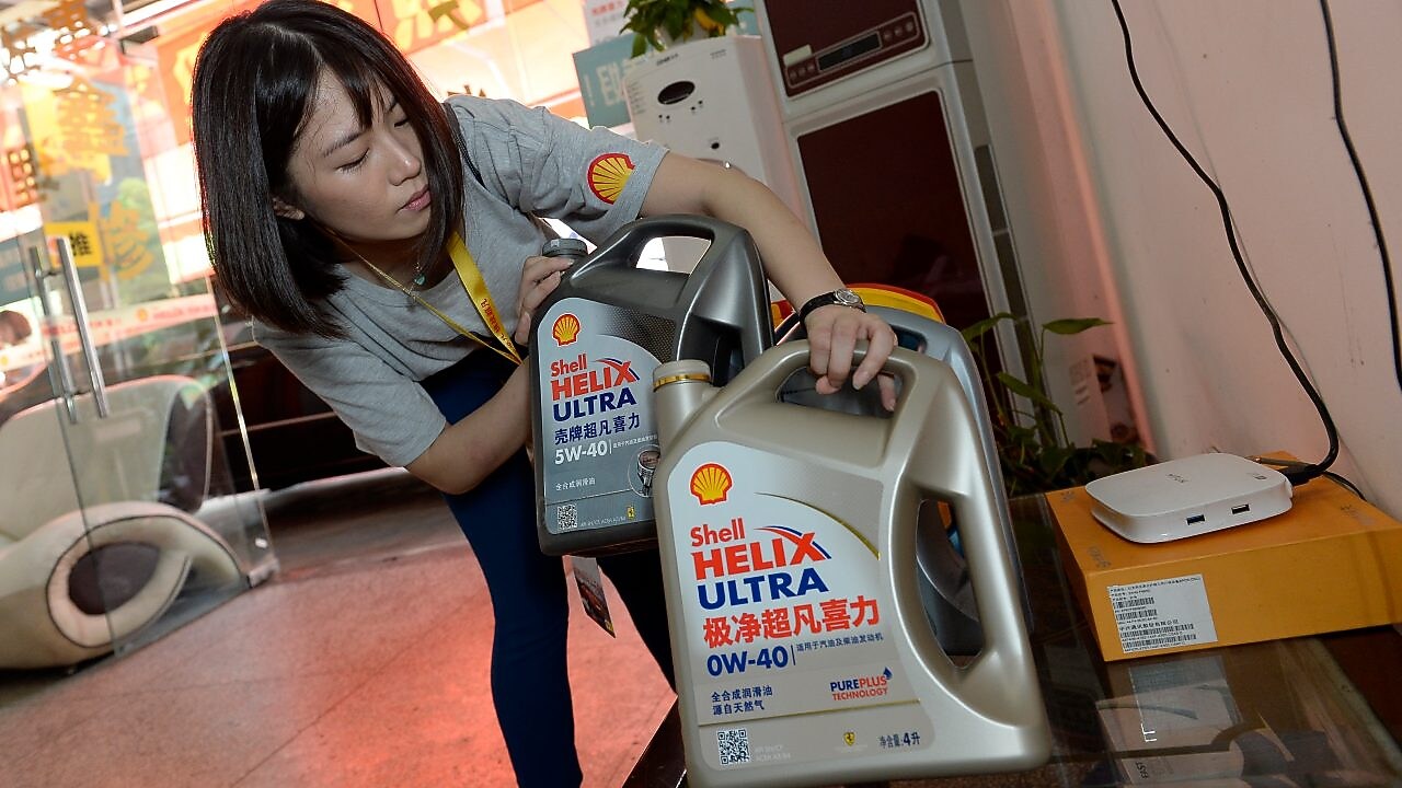 挑战者们PK贴车贴，感受平常接触不到的汽车保养。