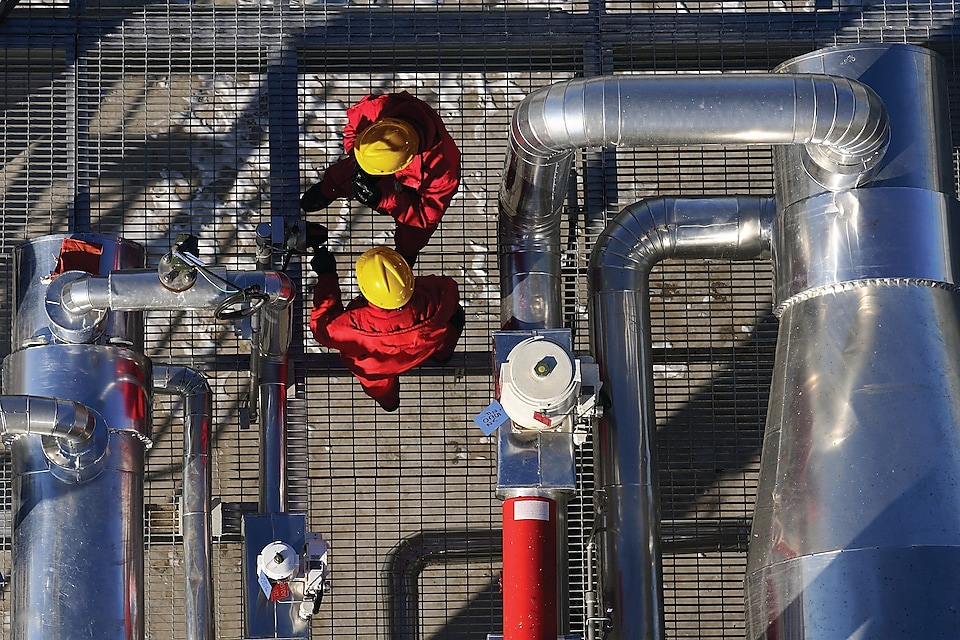 Two Shell employee working at process facility in China