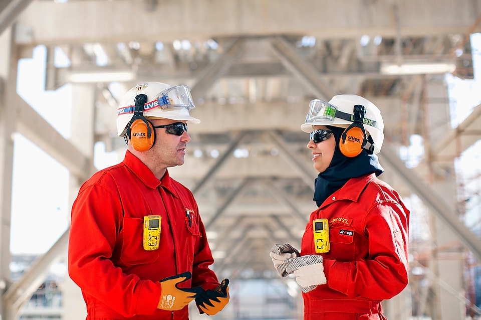 Shell Waterton plant workers have a discussion about Sulferox issues